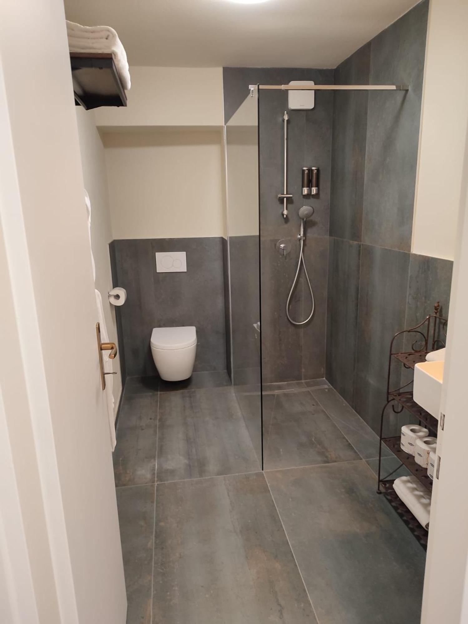 Casa Vacanze Bella-Host By Foresteria Bergamo Bella Kültér fotó